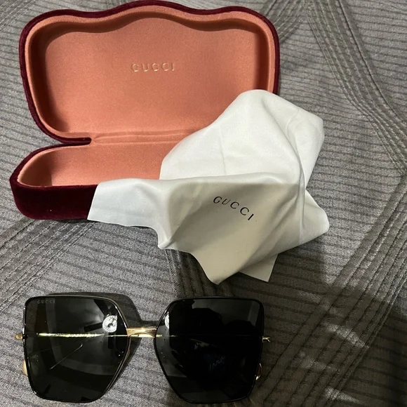 Gucci - Picture 4 of 4